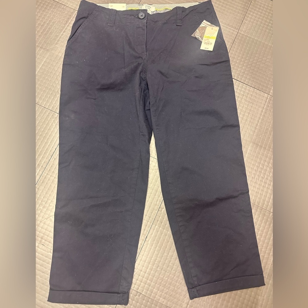 CROWN AND IVY SIZE 4 WOMENS NAVY CROPPED KHAKI DRESS PANTS NWT